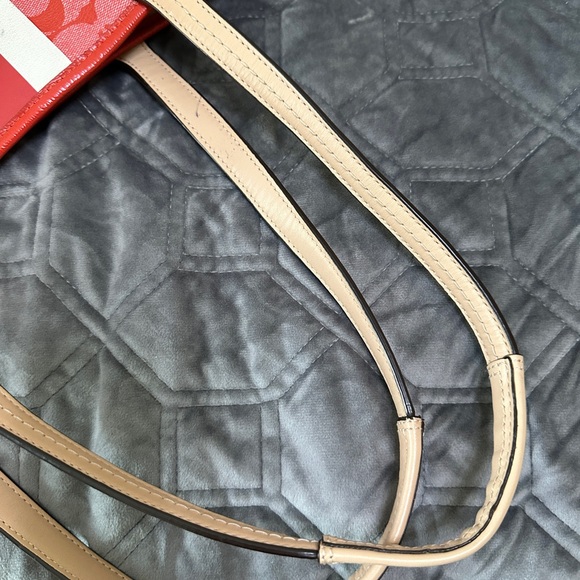 LARGE COACH CARRYALL Red, Excellent Condition, never used - Picture 9 of 10